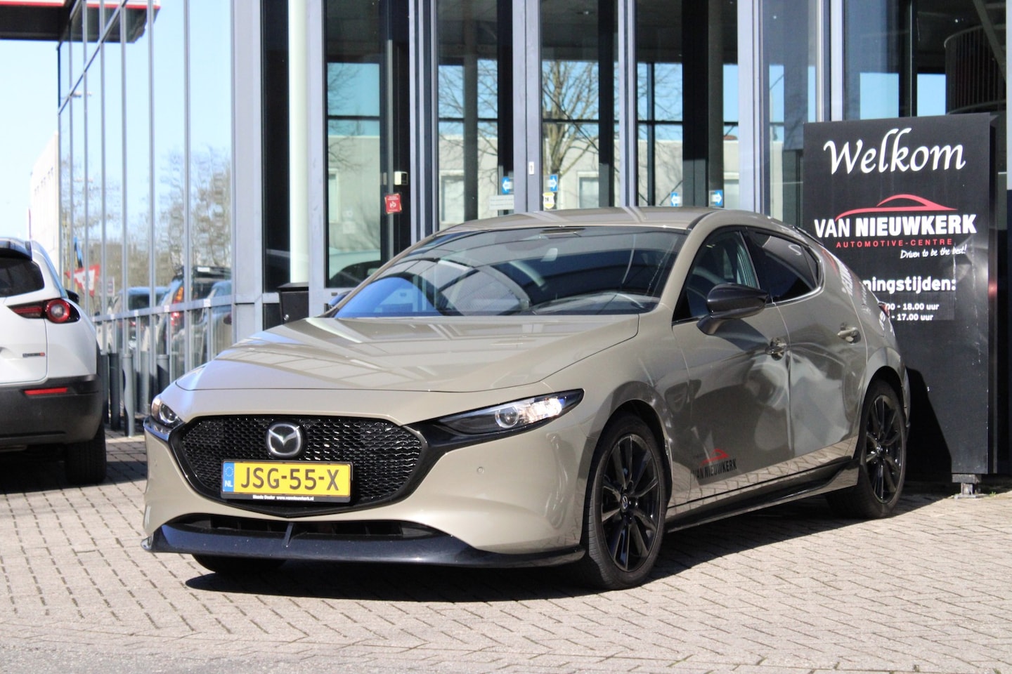 Mazda 3 - Hatchback Skyactiv-X 186pk M Hybrid Homura - AutoWereld.nl