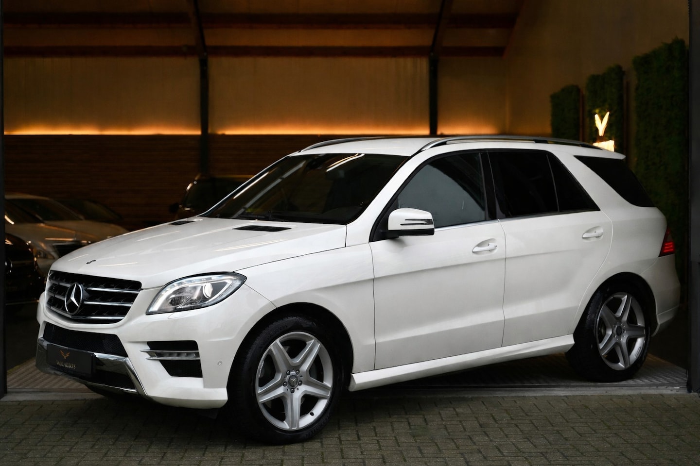 Mercedes-Benz M-klasse - 350 Edition 1 - AMG Line - Keyless Entry - Designo - El. Trekhaak - Harman Kardon - Memory - AutoWereld.nl