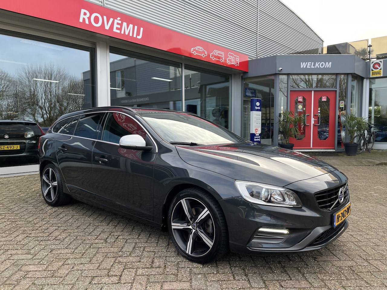 Volvo V60 - 2.0 T4 Ocean Race AUTOMAAT, Trekhaak, Cruise, Navi - AutoWereld.nl