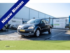 Renault Clio - 1.4-16V Expression Leuke Clio met Goed navi systeem en lekkere geluids-installatie Rijdt e