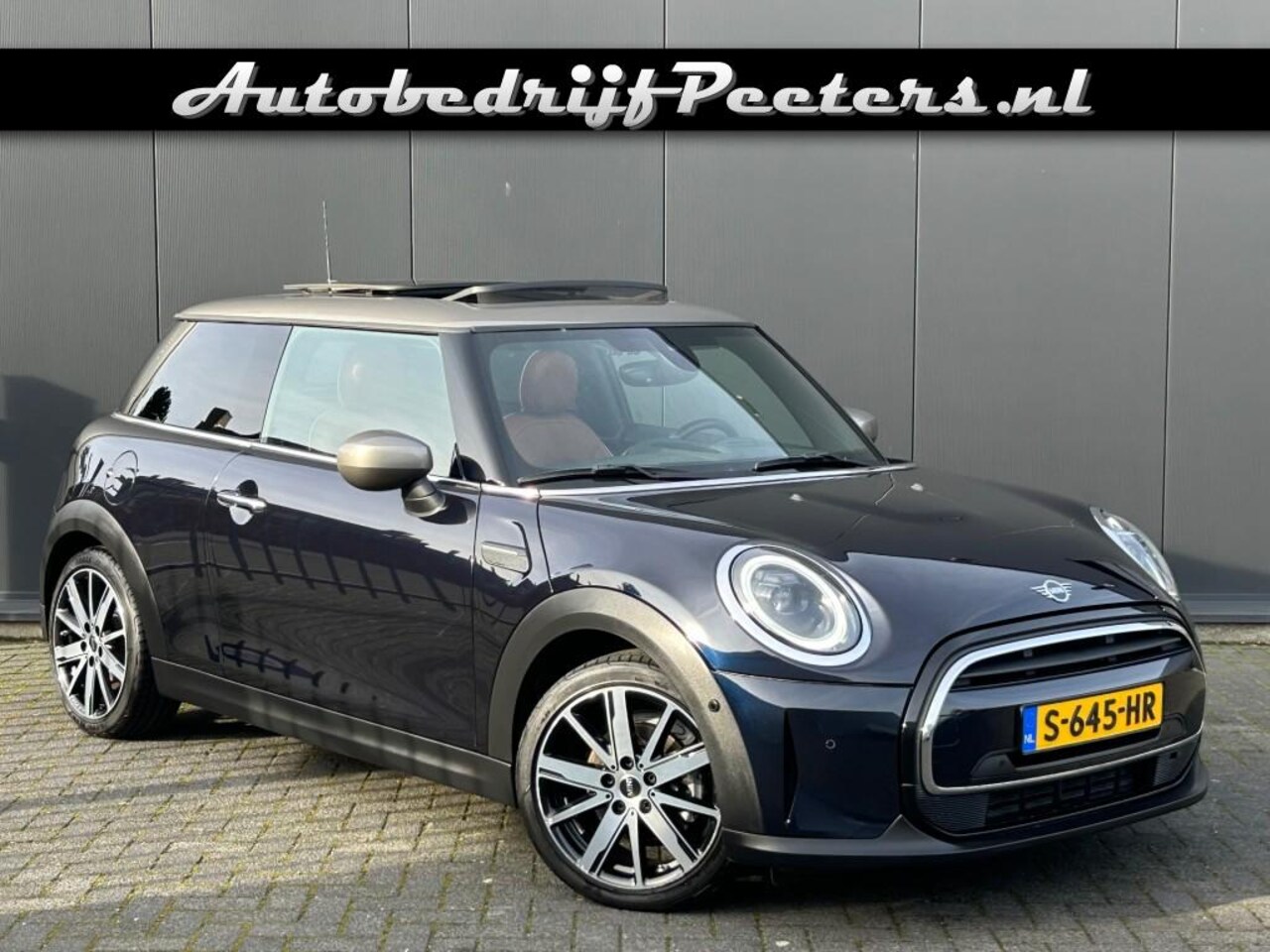 MINI Cooper - 1.5 Aut. Pano Leder LED Camera Carplay Sportstoel Stuurverwarming - AutoWereld.nl