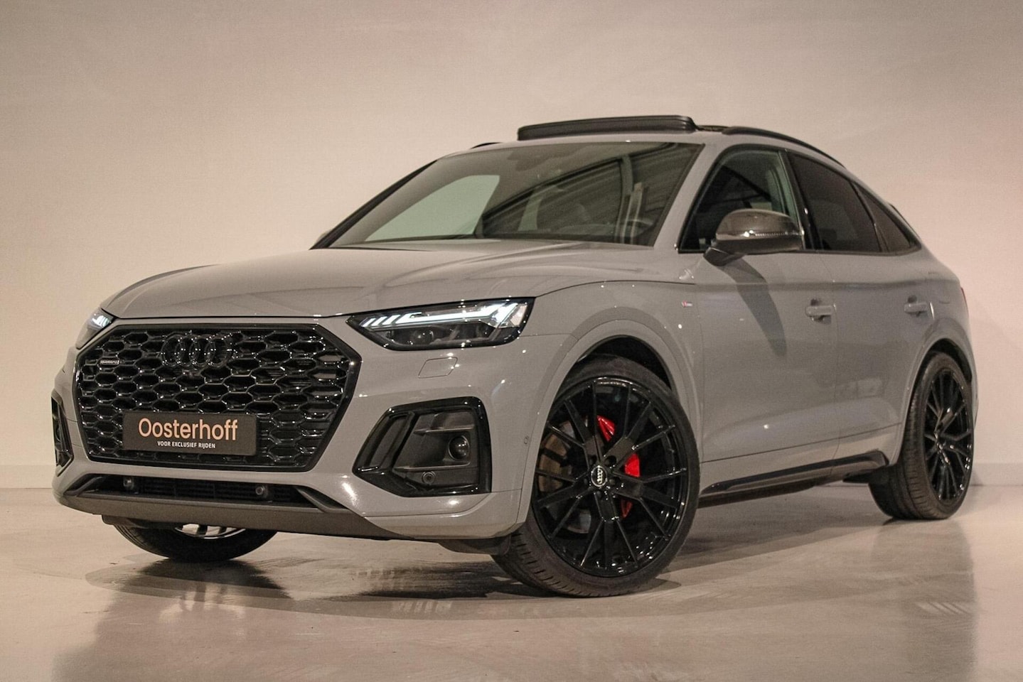 Audi Q5 Sportback - 55 TFSI e Competition LUCHTV | NARDO GREY - AutoWereld.nl