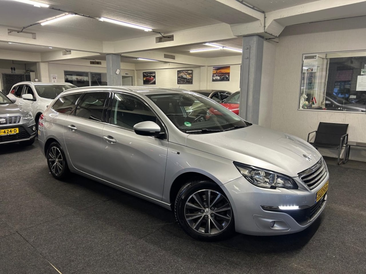 Peugeot 308 SW - 1.2 PureTech Style*Automaat*NAP*Navi - AutoWereld.nl