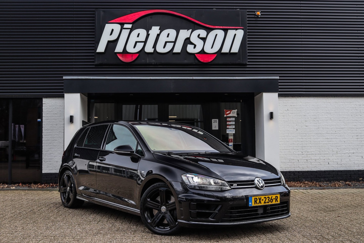 Volkswagen Golf - 2.0 TSI R 4Motion DEALER OH KEYLESS ACC - AutoWereld.nl