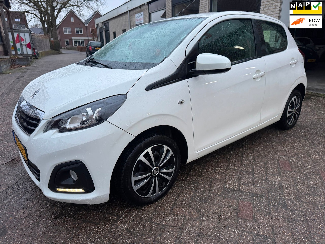 Peugeot 108 - 1.0 e-VTi Active AIRCO LED ORG 127240 KM NAP NW APK KLEINE BEURT GEHAD. - AutoWereld.nl