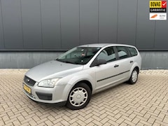 Ford Focus Wagon - 1.6-16V Champion