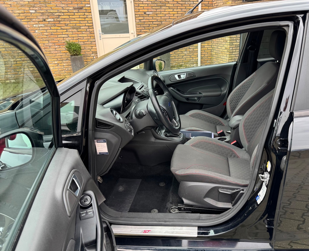 Ford Fiesta - 1.0 EcoBoost Titanium Bj 2017 sportieve uitstraling - AutoWereld.nl