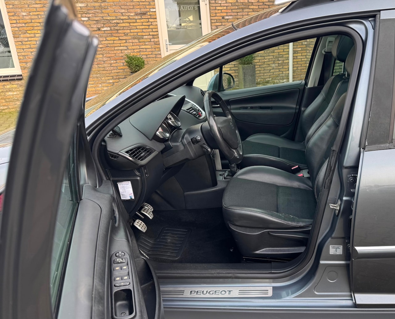 Peugeot 207 SW Outdoor - 1.6 VTi Bj 2011 keuring nette auto - AutoWereld.nl