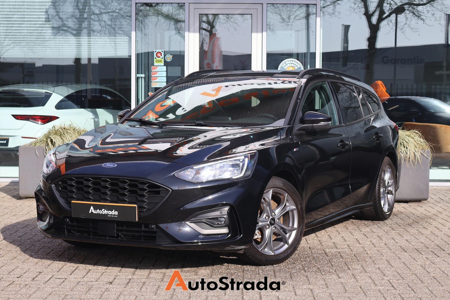 Ford Focus Wagon - 1.0 ST-Line 125pk | Cruise | Climate | Winter Pakket | Camera | Keyless | Carplay - AutoWereld.nl