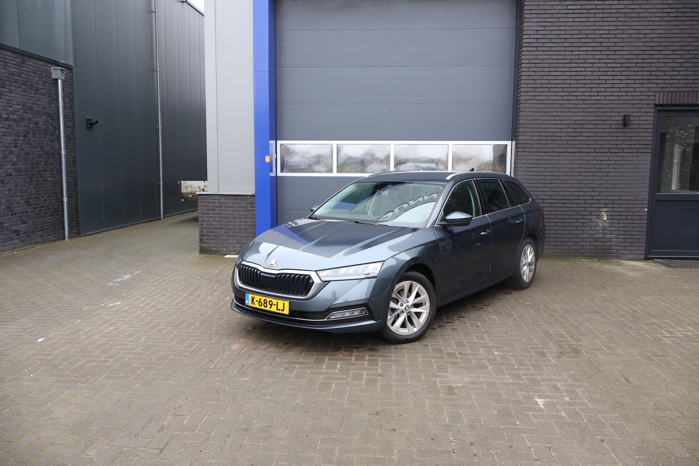 Skoda Octavia Combi - 1.0 e-TSI Business Edition Plus - AutoWereld.nl