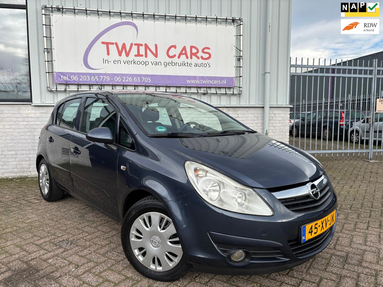 Opel Corsa - 1.2-16V Enjoy 5drs Airco - AutoWereld.nl