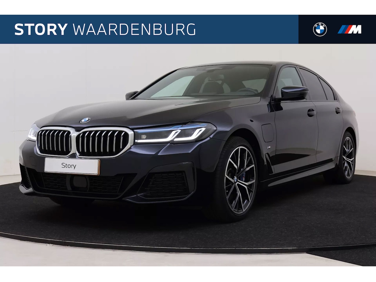 BMW 5-serie - 520e High Executive M Sport Automaat / Laserlight / Achteruitrijcamera / Active Cruise Con - AutoWereld.nl