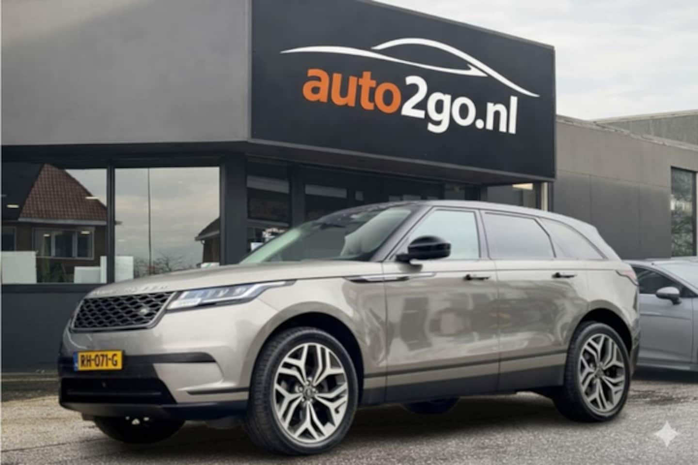 Land Rover Range Rover Velar - 2.0 I4 AUT8 AWD S LEDER NAVI CAMERA DIGI-DASH LED LMV PDC - AutoWereld.nl