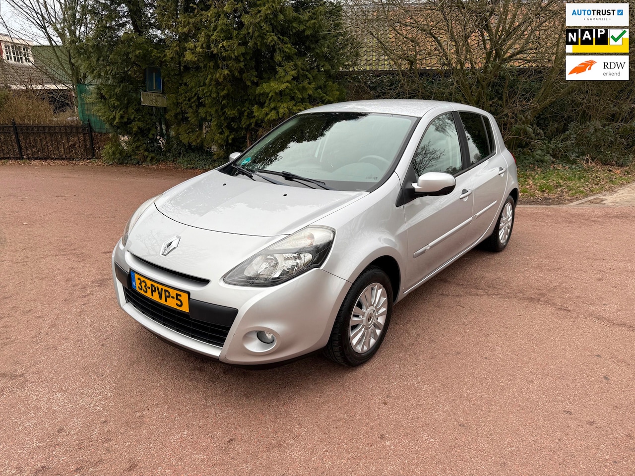 Renault Clio - 1.2 Collection / Airco / NAP / Aux / PDC / Apk / Lm / - AutoWereld.nl