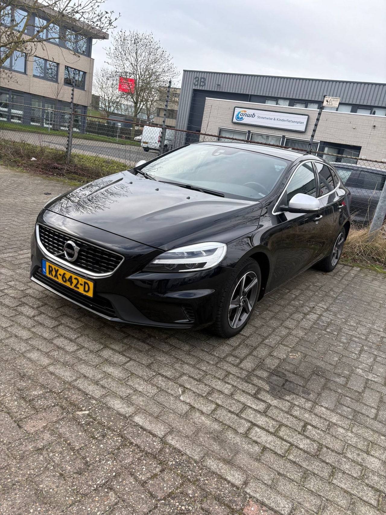 Volvo V40 - 2.0 D3 R-Design Leer Navi Cruise 150pk Clima - AutoWereld.nl