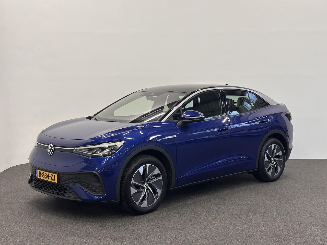 Volkswagen ID.5 - Pro 77 kWh Airco ECC Warmtepomp PDC VA Navi Carplay Adaptive Cruise Control 19" Ambiente V - AutoWereld.nl