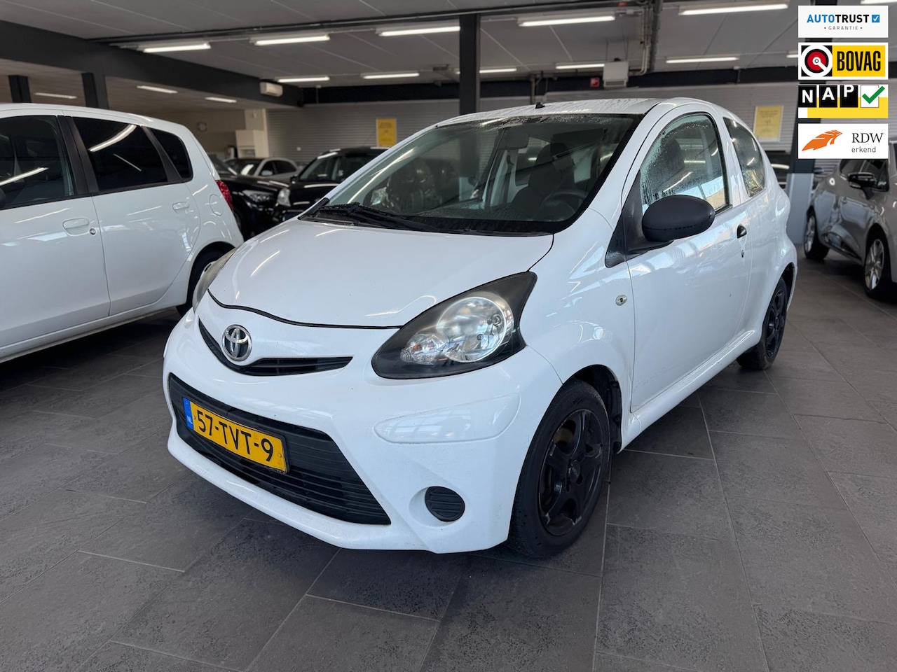 Toyota Aygo - 1.0 VVT-i Comfort airco elektrische pakket lm-velgen stuurbekrachtiging - AutoWereld.nl