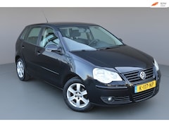 Volkswagen Polo - Airco|Stoelverwarming|Parkeersensoren|Elek.ramen