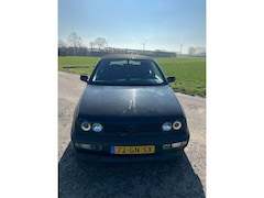 Volkswagen Golf Cabriolet - 1.8