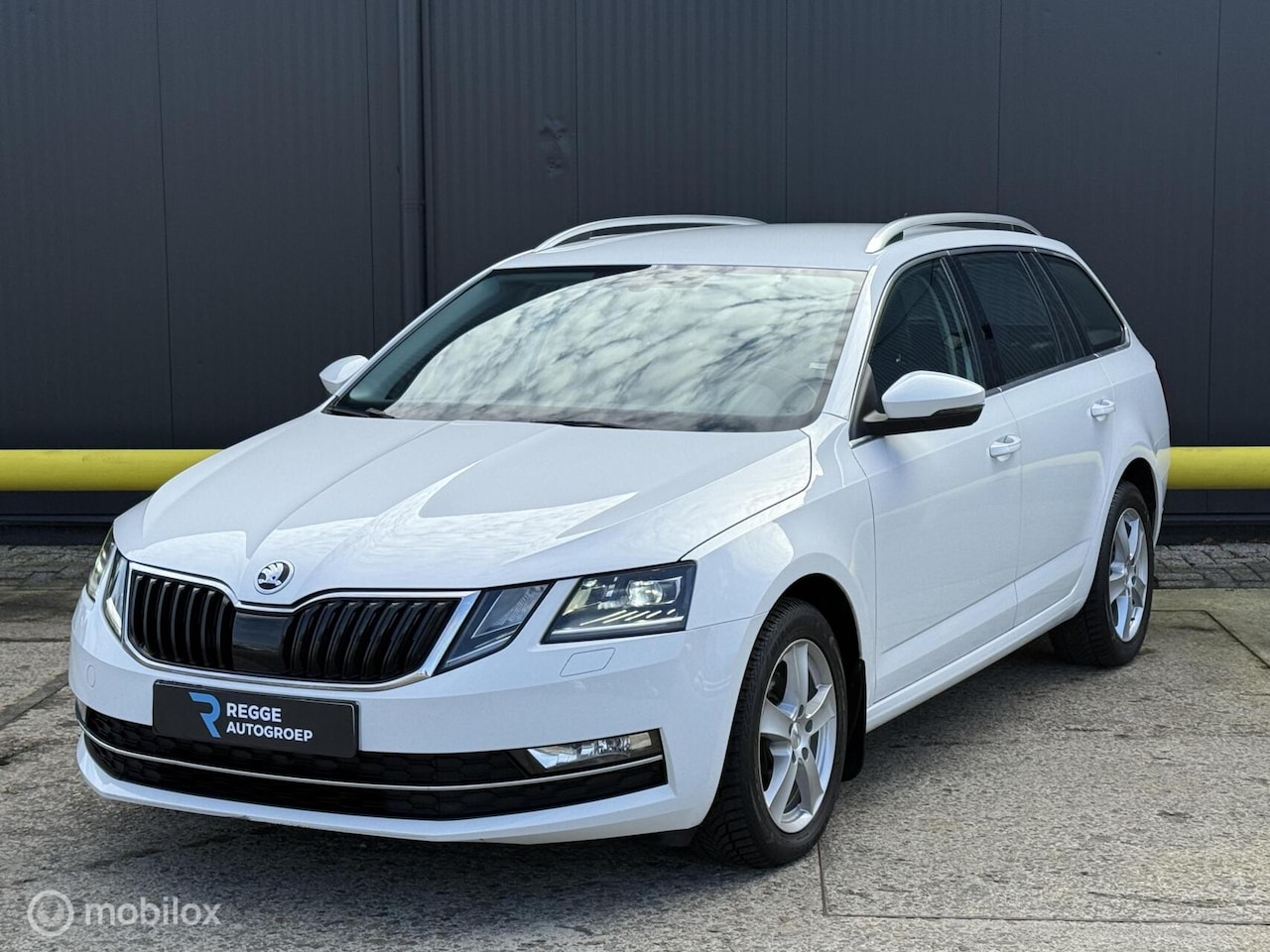 Skoda Octavia Combi - 1.0 e-TSI Ambition AUTOMAAT | BTW | ACC - AutoWereld.nl