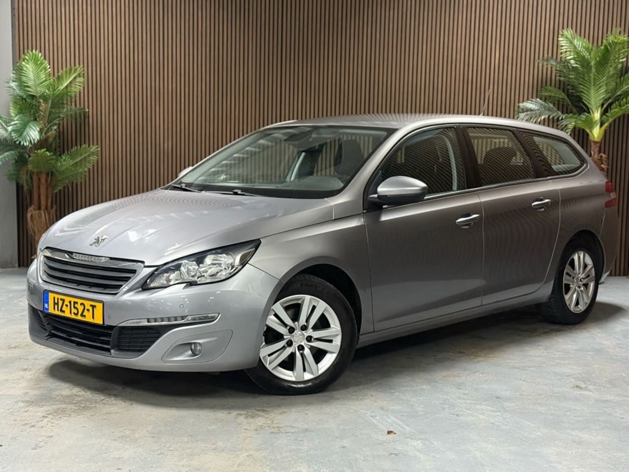 Peugeot 308 SW - 1.2 PureT.Blue L. Pr - AutoWereld.nl