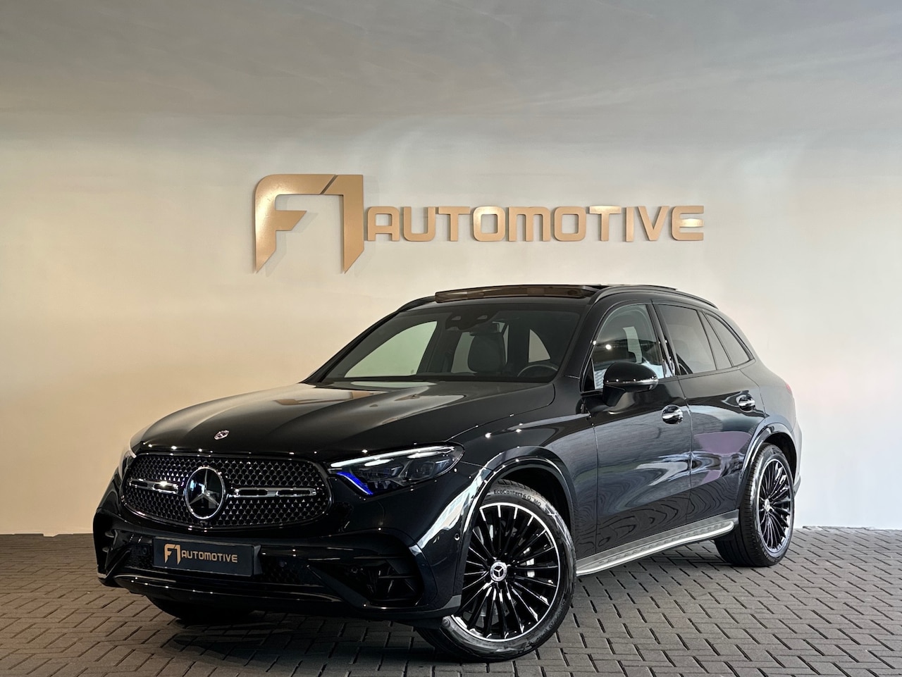 Mercedes-Benz GLC-klasse - 300 4MATIC AMG Pano |Memory|Burmester - AutoWereld.nl