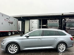 Skoda Superb - 2.0 TDI 150pk 6-bak euro.6 Style Bus - nap - navi - camera - front + side + park assist