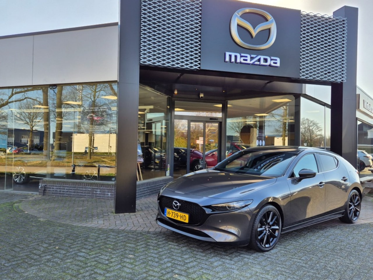 Mazda 3 - SKYACTIV-X 2.0 180 6MT LUXURY / Carplay / Trekhaak - AutoWereld.nl