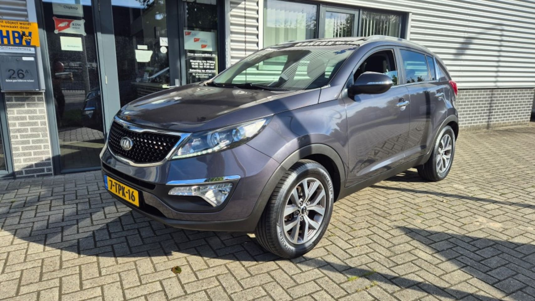 Kia Sportage - 1.6 GDI Business Plus line AIRCO ACC CRUISE PANO DAK TREKHAAK PDC - AutoWereld.nl