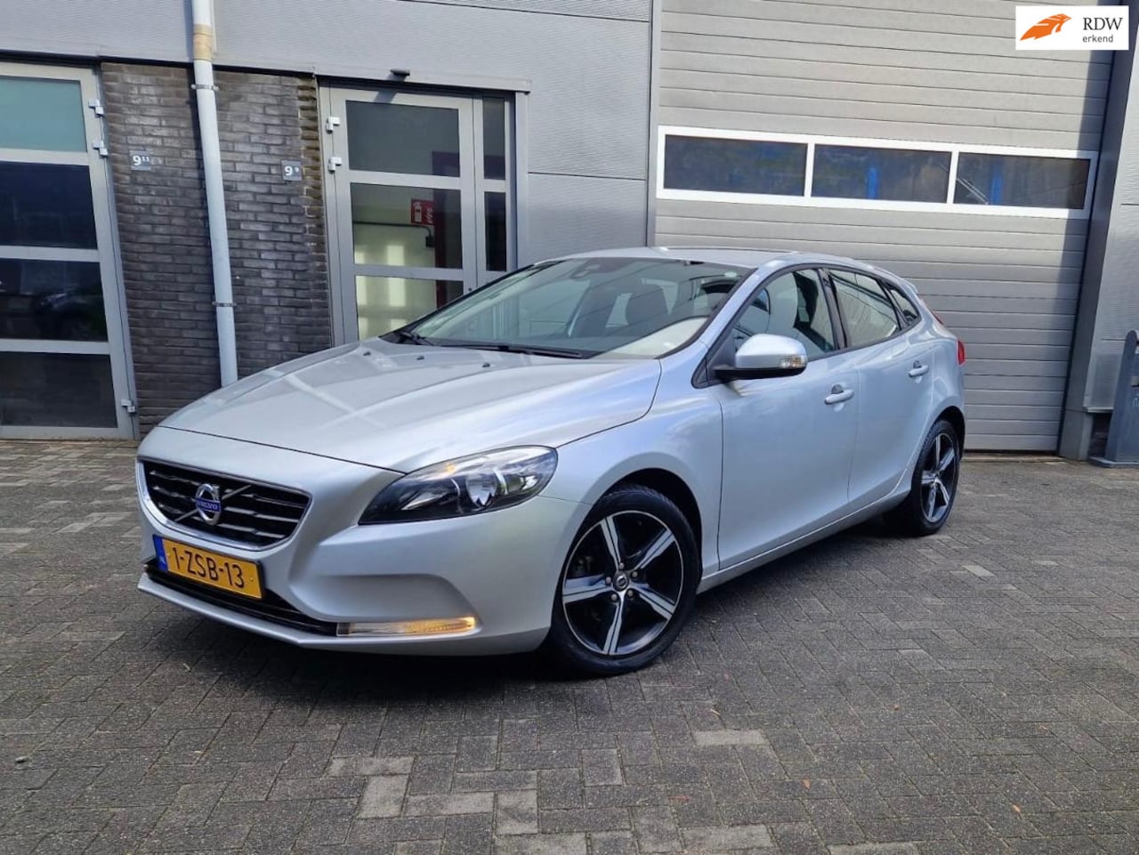 Volvo V40 - 1.6 D2 Momentum 1.6 D2 Momentum - AutoWereld.nl