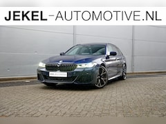 BMW 5-serie Touring - 540d xDrive M-Sport Stoelventilatie, Panoramadak, H/K Geluidsinstallatie, Active steering,