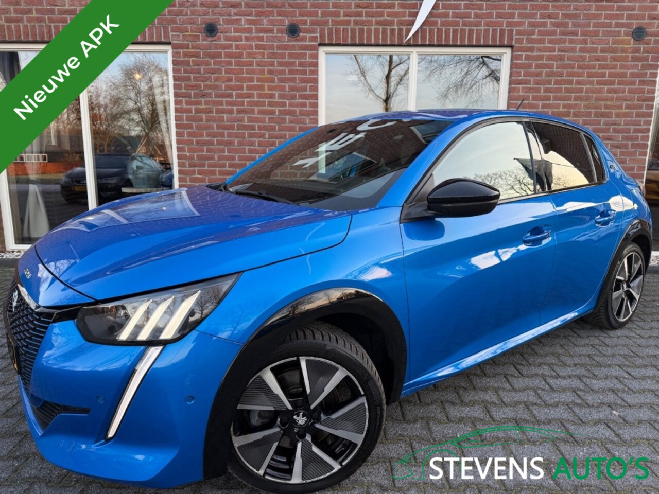 Peugeot e-208 - EV GT 350 50 kWh STOELVERW. / CRUISE / CAMERA / CARPLAY / DAB+ / - AutoWereld.nl