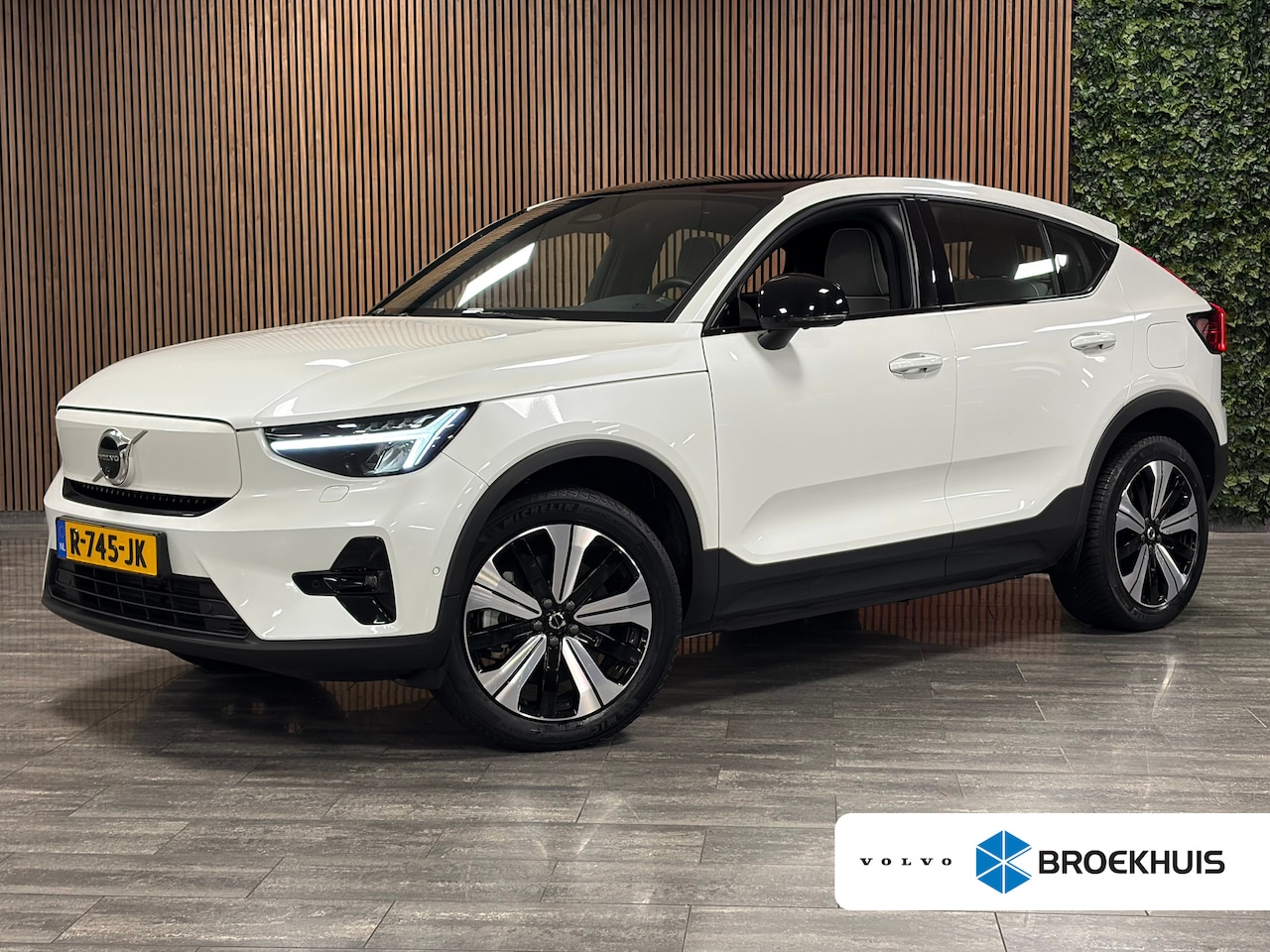 Volvo C40 - Recharge Ultimate 69 kWh | Trekhaak | 96% SoH | All Season banden | 360° Camera | Harman K - AutoWereld.nl