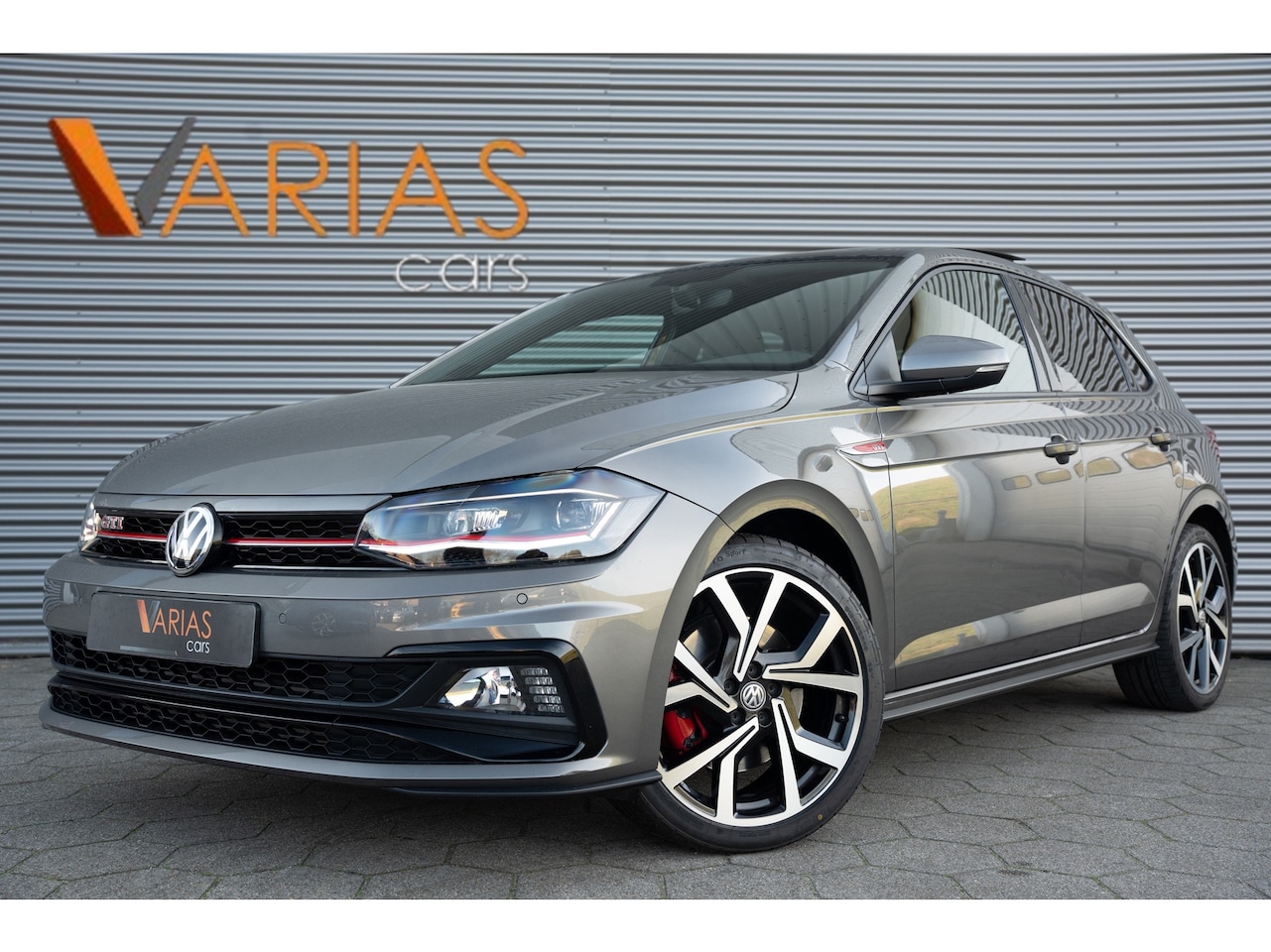 Volkswagen Polo - 2.0 TSI GTI Pano Camera Cruise Blindspot - AutoWereld.nl