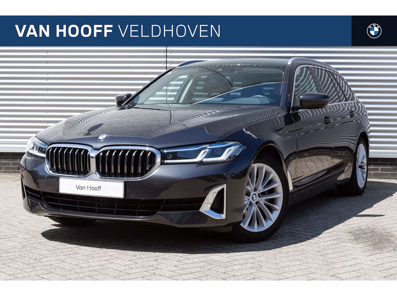 BMW 5-serie Touring - 520i High Executive Luxury Line Automaat / Laserlight / Sportstoelen / Achteruitrijcamera - AutoWereld.nl