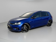 Volkswagen Golf - 1.5 TSI Highline R-Line * Panorama * Bearlock * NL Auto * Virtual Cockpit * 19 inch velgen