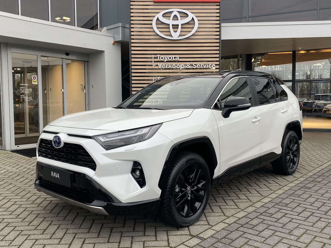 Toyota RAV4 - 2.5 Hybrid AWD Bi-Tone STOEL/STUURVERW PARK-SENSOREN APPLE/ANDROID ELEK-ACHTERKLEP AD-CRUI - AutoWereld.nl
