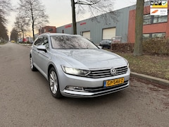 Volkswagen Passat Variant - 1.6 TDI Highline automaat leer