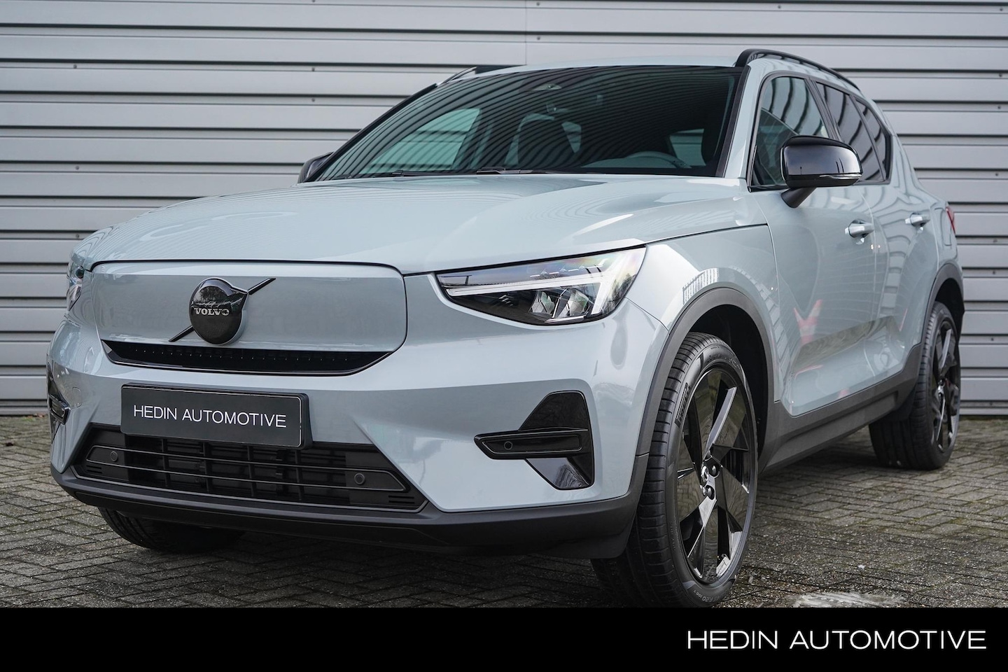 Volvo EX40 - Single Motor Extended Range Plus Black Ed. 82 kWh | Panoramadak | Nubuck Bekleding | Keyle - AutoWereld.nl