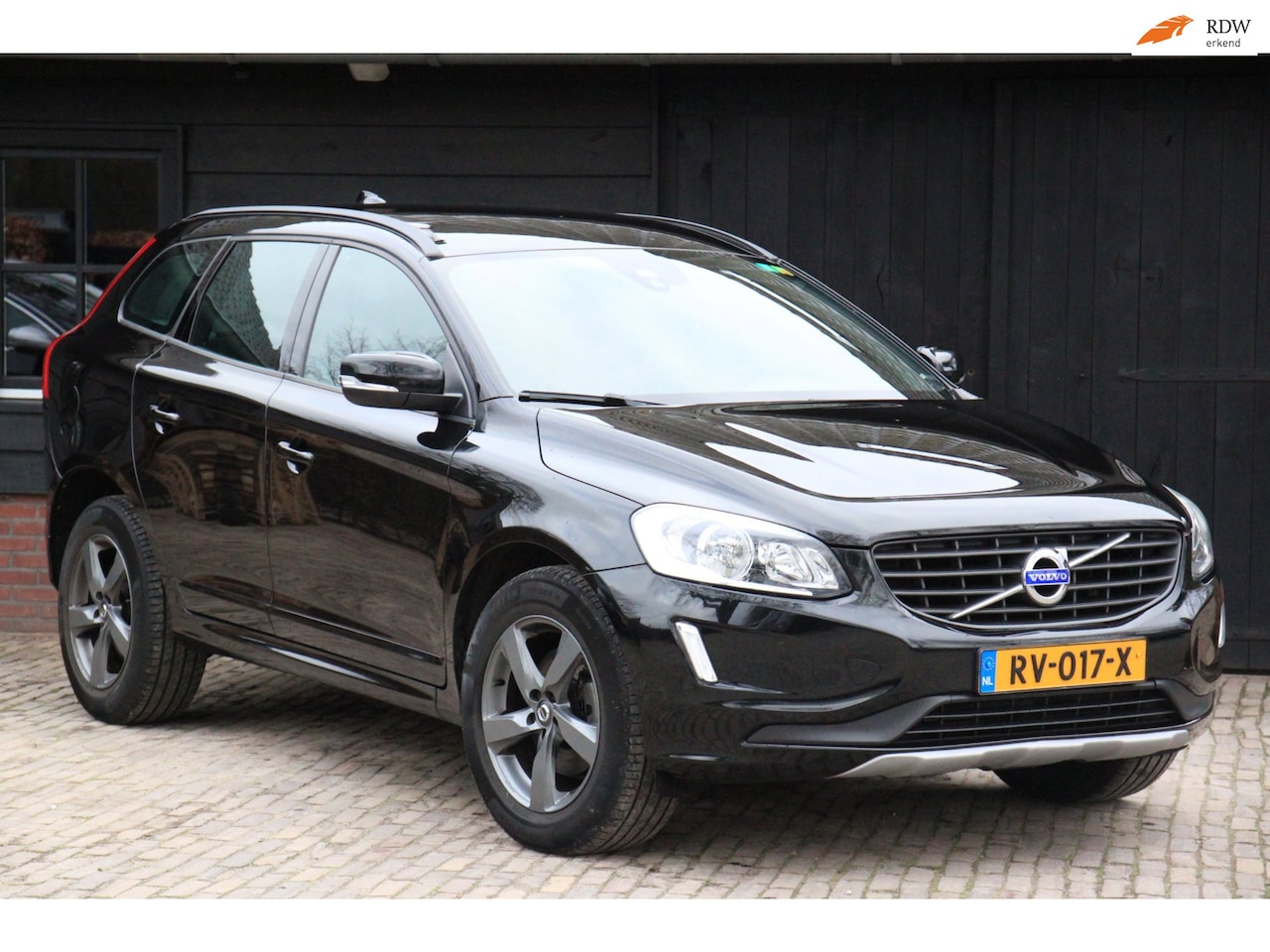 Volvo XC60 - 2.0 D4 FWD Leer/Navigatie/Parkeersensor/Stoelverwarming/18"inch lmv - AutoWereld.nl