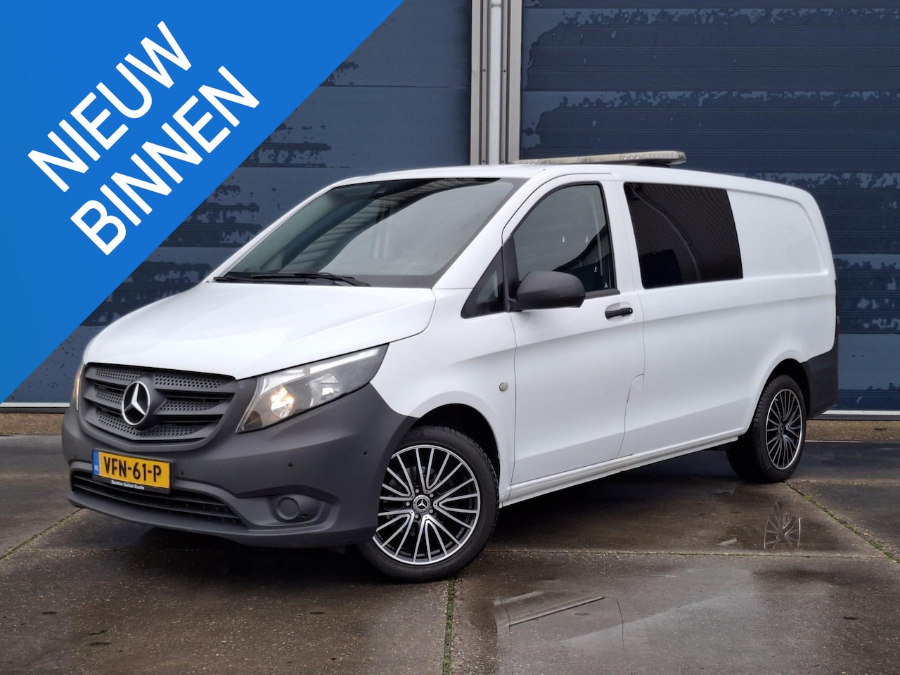 Mercedes-Benz Vito - 114 CDI Lang AUTOMAAT / CRUISE CONTROLE / TREKHAAK / CAMERA / NAVI - AutoWereld.nl
