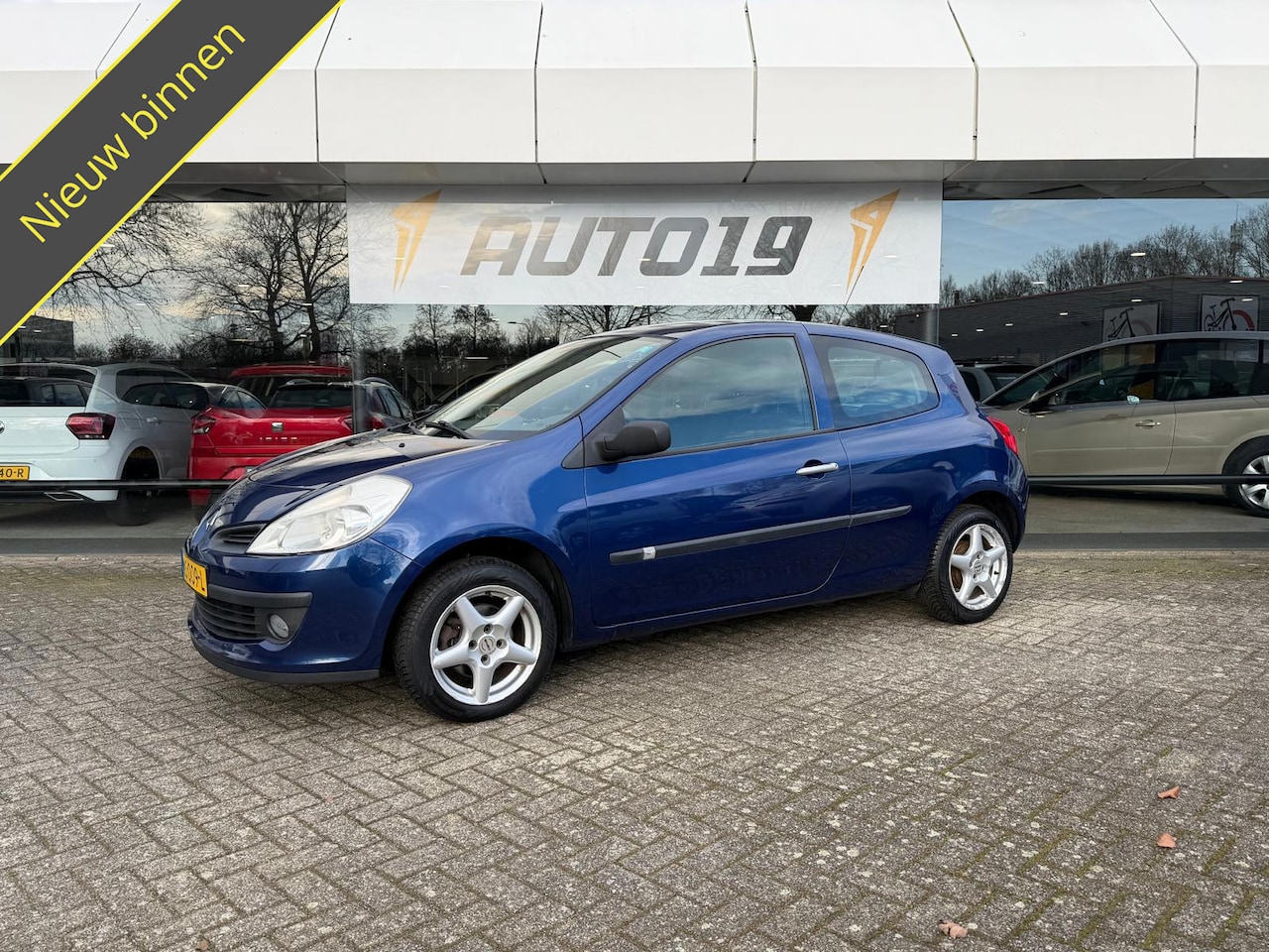 Renault Clio - 1.2-16V Authentique 1.2-16V Authentique - AutoWereld.nl