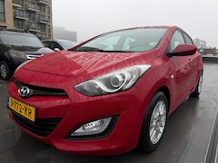 Hyundai i30 - 1.4 Airco Navi Carplay Trekhaak Nette Auto