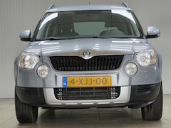 Skoda Yeti - 1.2 TSI Comfort/ Trekhaak/ Automaat/ 16'' LMV/ Extra getint glas/ PDC/ Airco/ LEDER. Stuur