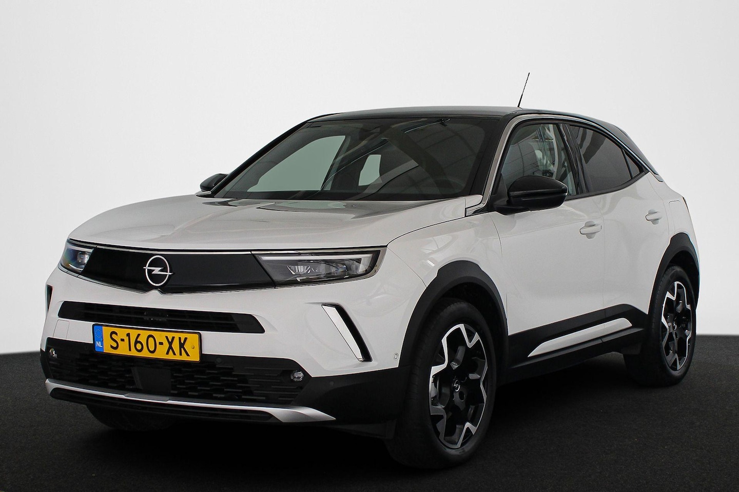 Opel Mokka Electric - Mokka-e Level 5 50 kWh Ultimate SOH 98% Stuur-Stoelverwarming Navi Clima - AutoWereld.nl