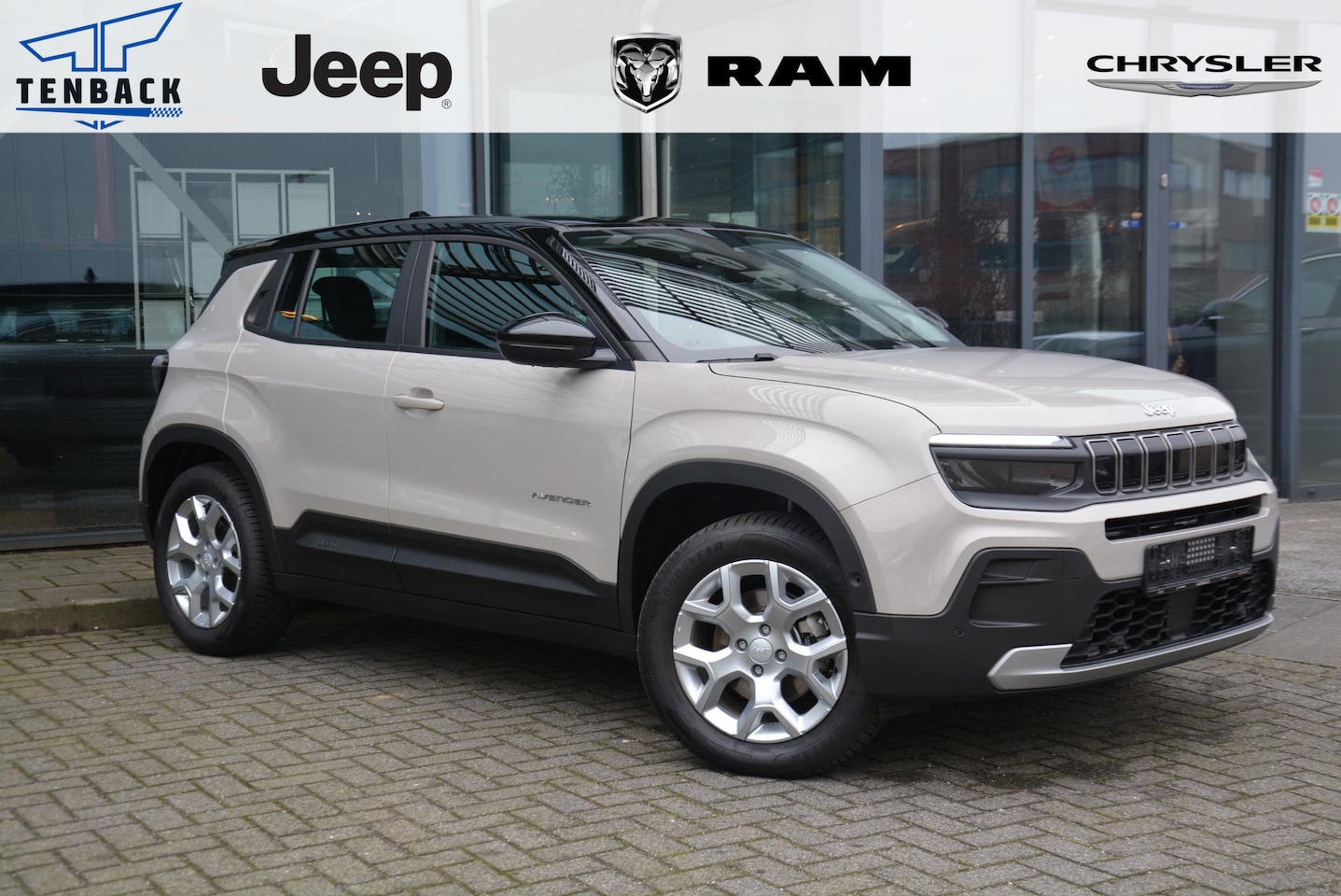 Jeep Avenger - 1.2 e-Hybrid Altitude | JBL sound | 360 camera | elektr klep - AutoWereld.nl