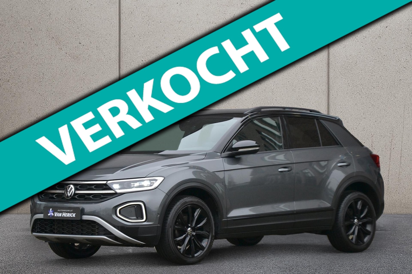 Volkswagen T-Roc - 1.5 TSI Style 150PK Automaat | Black Style | ACC | Side Assist - AutoWereld.nl