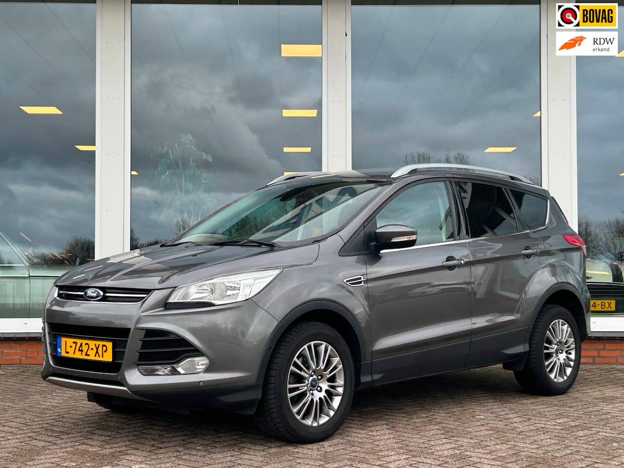 Ford Kuga - 1.6 Titanium Plus - Leder - Clima - PDC - Trekhaak - LM - AutoWereld.nl