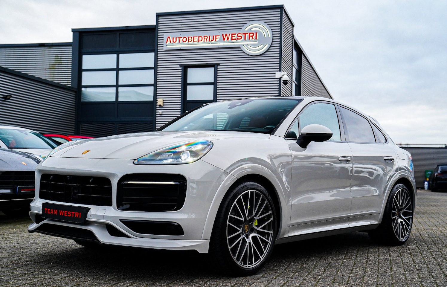 Porsche Cayenne Coupé - 3.0 E-Hybrid | Techart | BTW | Sport uitlaat | Dealer onderhouden | Panorama | Head up | A - AutoWereld.nl