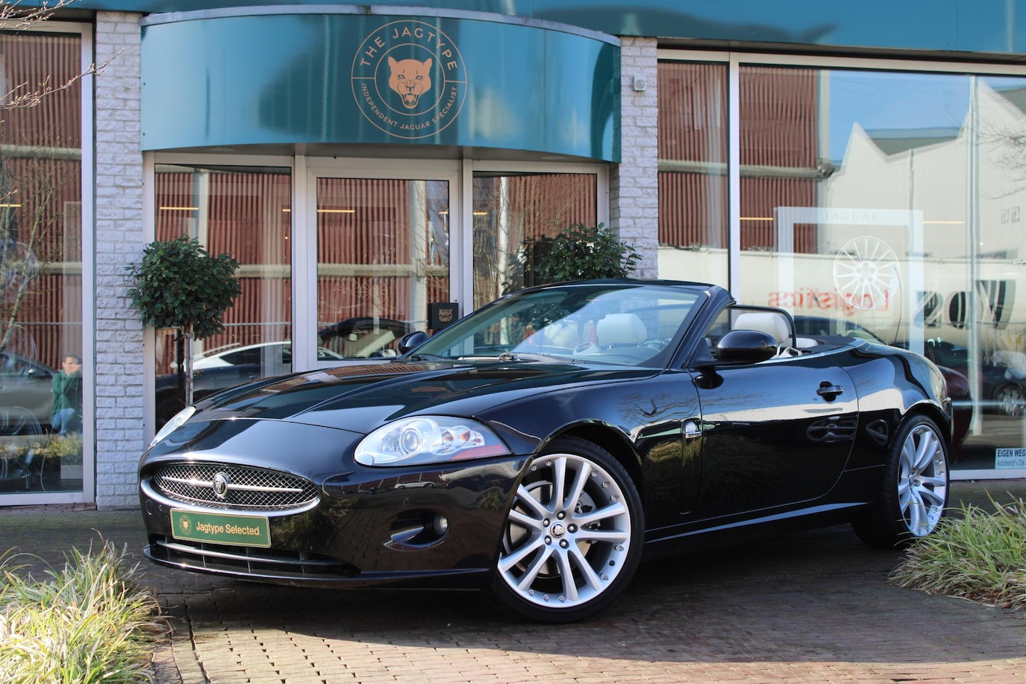 Jaguar XK8 - 4.2 V8 Convertible 4.2 V8 Convertible - AutoWereld.nl